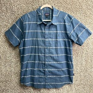 Patagonia Shirt Men’s Large Organic Cotton Go To Blue Short Sleeve Button Down
